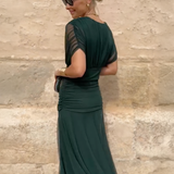 Luisa | Elegantní dlouhé šaty s výstřihem do V, které zvýrazňují siluetu